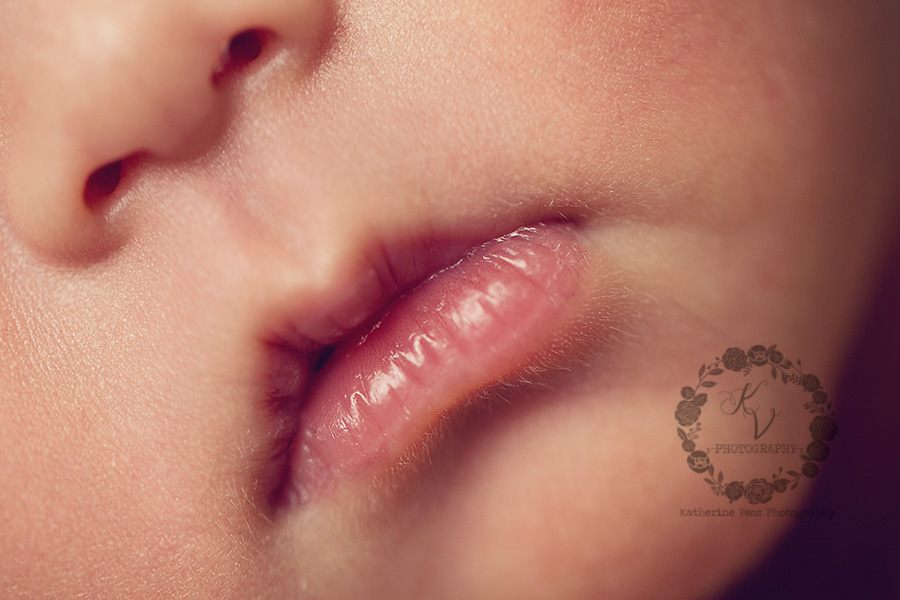 macro lips, newborn