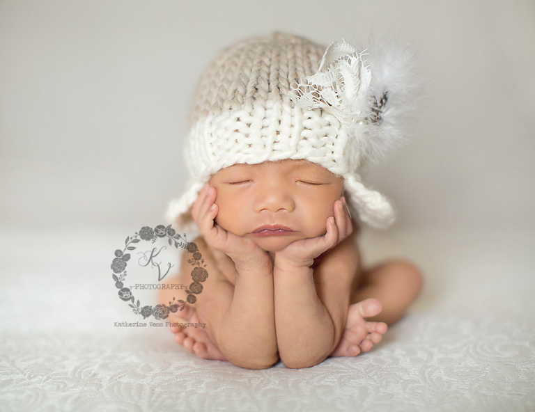 chin in hands, froggie pose