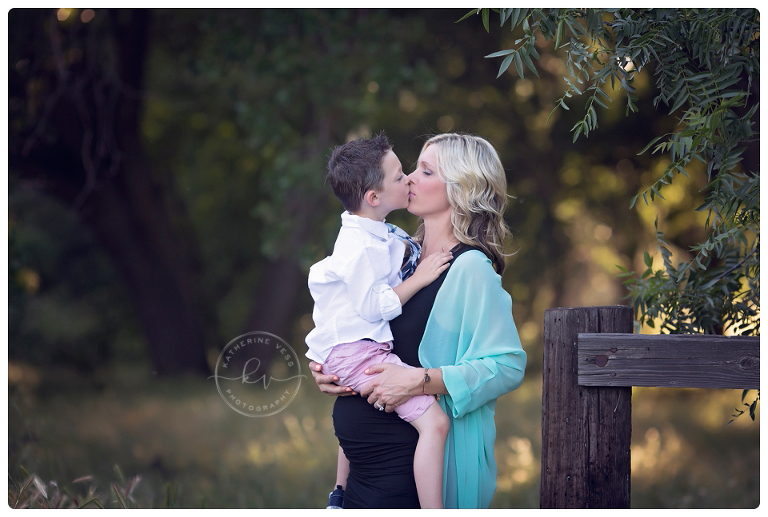 mom and son kiss, beautiful maternity session, sacramento maternity photographer